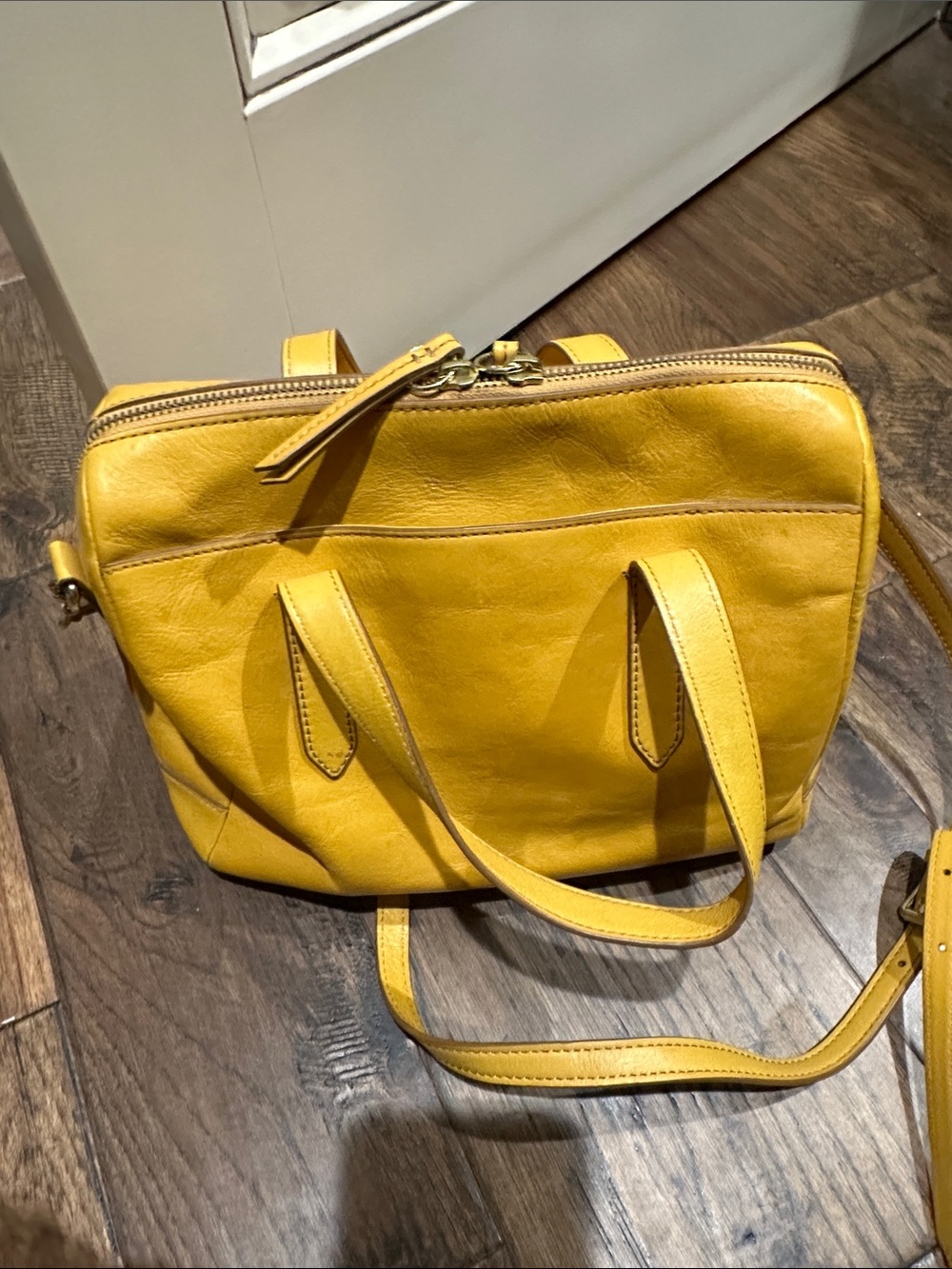 Fossil Yellow Leather Double-Handle Sydney Satchel - Picture 4 of 8